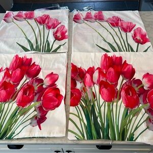 Set of 4 Floral Tulip Print Pillow Covers